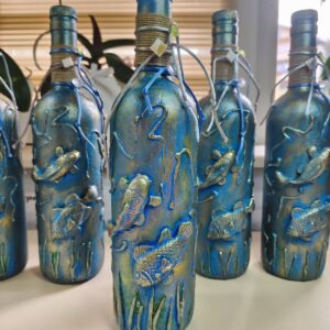 Украсена бутилка за Рибар